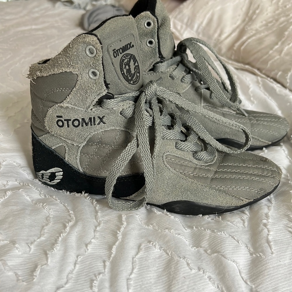Otomix weight liftingwrestling shoes size 6.5 Womens